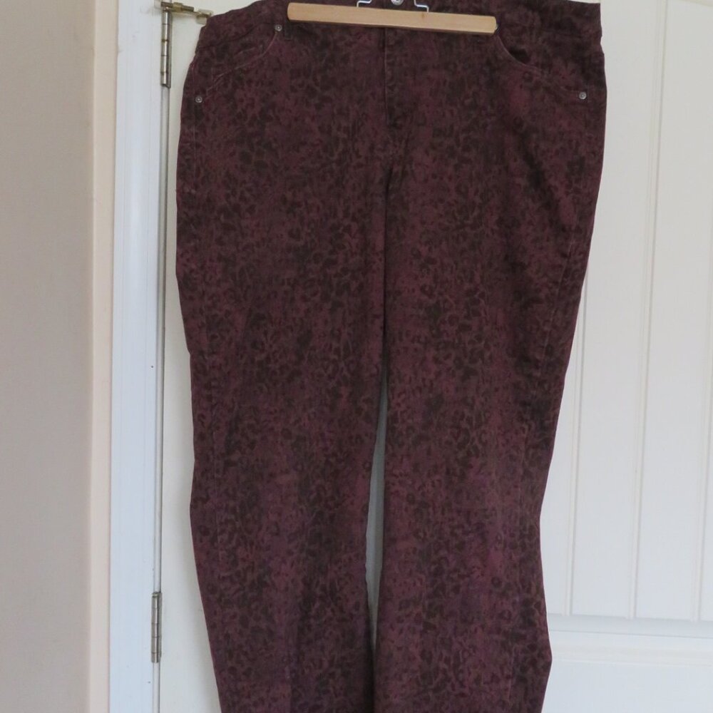 Gloria Vanderbilt Rail Straight Burgundy Camo Jeans 22W (K783)